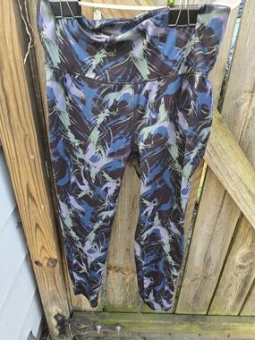 MTA Sport Multicolor Abstract Athletic Top - Blue, Green, Black
